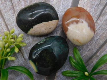 MIXED LOT ROCK STONE LAPIDARY SPECIMEN