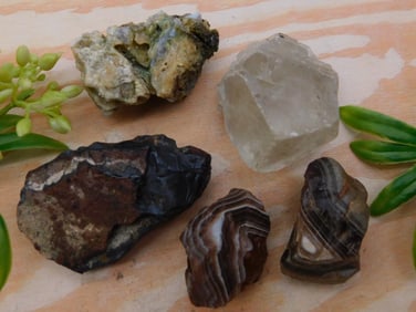 MIXED LOT ROCK STONE LAPIDARY SPECIMEN