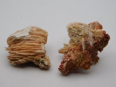 VANADINITE AND BARITE ROCK STONE LAPIDARY SPECIMEN