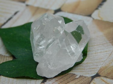 QUARTZ ROCK STONE LAPIDARY SPECIMEN