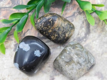 MIXED LOT ROCK STONE LAPIDARY SPECIMEN