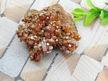 VANADINITE ROCK STONE LAPIDARY SPECIMEN