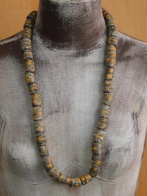 AFRICAN TRADE BEADS ROCK STONE LAPIDARY SPECIMEN