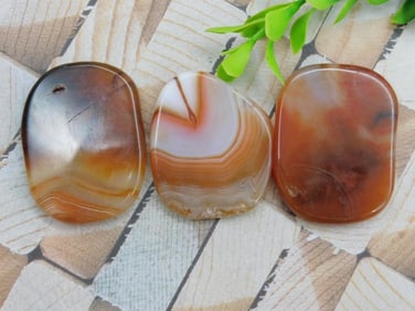BANDED CARNELIAN ROCK STONE LAPIDARY SPECIMEN