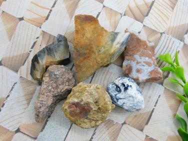 MIXED LOT ROCK STONE LAPIDARY SPECIMEN