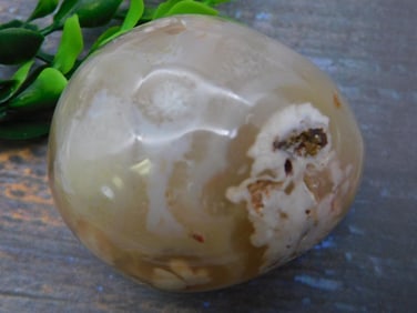 HATMANS FLOWER PETAL AGATE ROCK STONE LAPIDARY SPECIMEN