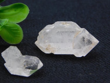 QUARTZ ROCK STONE LAPIDARY SPECIMEN