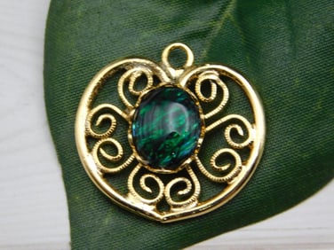 ABALONE HEART PENDANT ROCK STONE LAPIDARY SPECIMEN