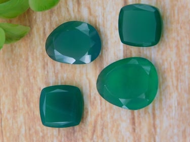 GREEN ONYX ROCK STONE LAPIDARY SPECIMEN