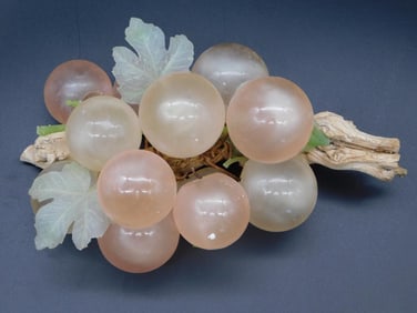GRAPES ON WOOD DECOR VINTAGE ANTIQUE