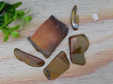 MARA MUMBA PIECES ROCK STONE LAPIDARY SPECIMEN