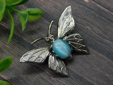STONE STUDDED BUTTERFLY BROOCH ROCK STONE LAPIDARY SPECIMEN