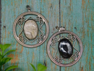 STONE PENDANTS ROCK STONE LAPIDARY SPECIMEN