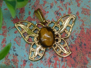 TIGER EYE BUTTERFLY PENDANT ROCK STONE LAPIDARY SPECIMEN