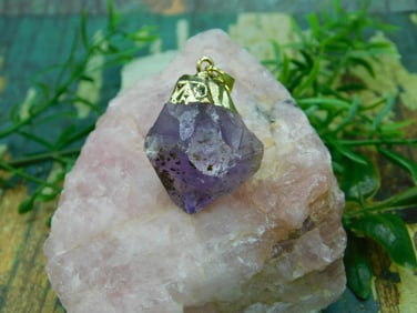 AMETHYST CRYSTAL PENDANT ROCK STONE LAPIDARY SPECIMEN