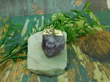 AMETHYST CRYSTAL PENDANT ROCK STONE LAPIDARY SPECIMEN