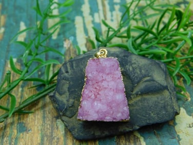 DRUZY QUARTZ PENDANT ROCK STONE LAPIDARY SPECIMEN