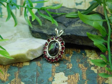 GENUINE STONE PENDANT ROCK STONE LAPIDARY SPECIMEN