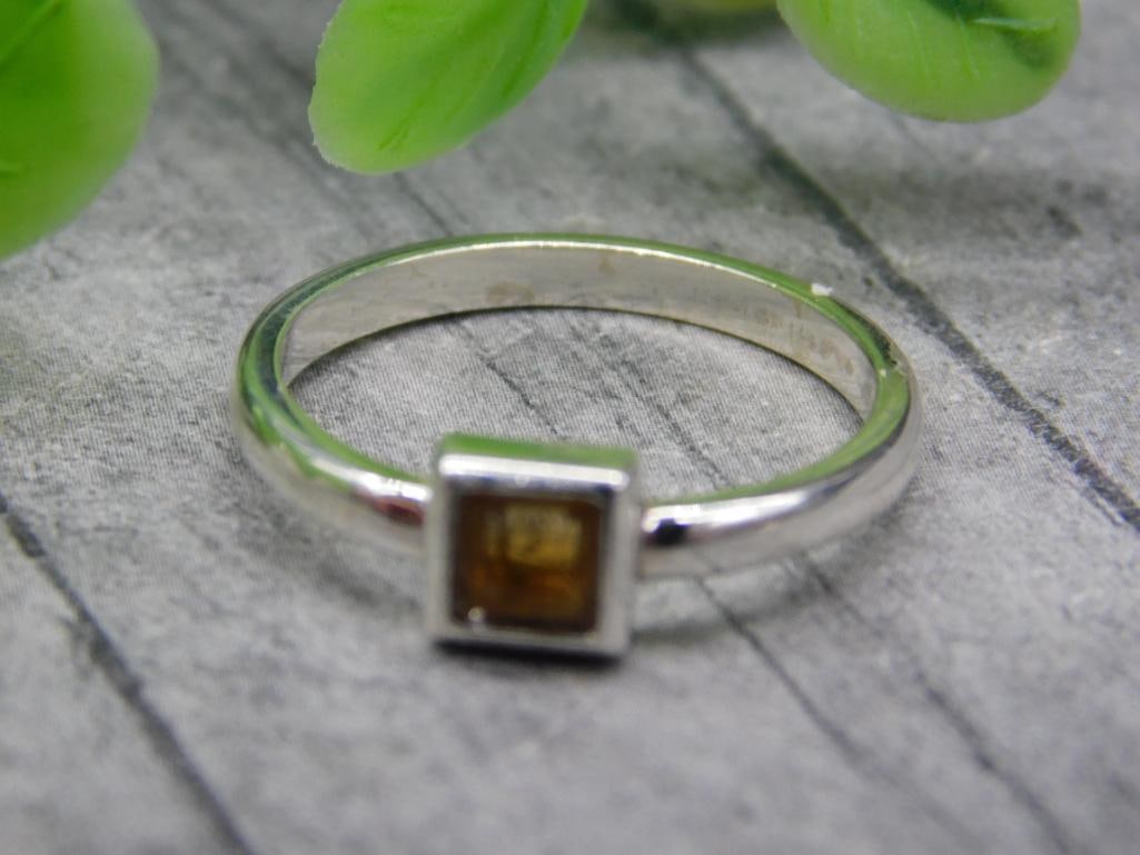 STERLING SILVER CITRINE RING: STERLING SILVER CITRINE RING