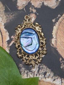 ABALONE PENDANT ROCK STONE LAPIDARY SPECIMEN