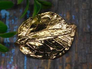Gold Leaf-Shaped Pin/Brooch