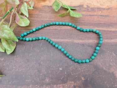 Vintage Green Beaded Necklace ROCK STONE LAPIDARY SPECIMEN