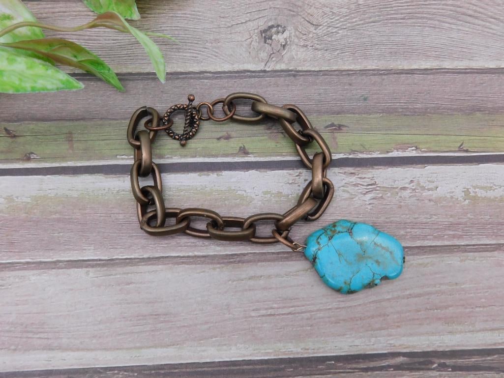 Bronze Chain Bracelet with Turquoise Stone Pendant: Bronze Chain Bracelet with Turquoise Stone Pendant