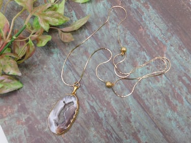 Gold-Tone Necklace with Agate Slice Pendant