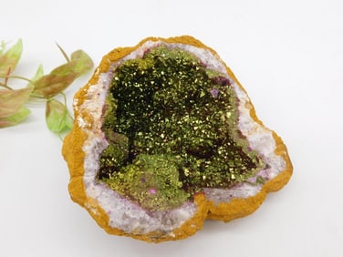 GEODE ROCK STONE LAPIDARY SPECIMEN