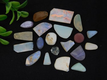 Mixed Lot of Gemstone Cabochons and Rough Stones
