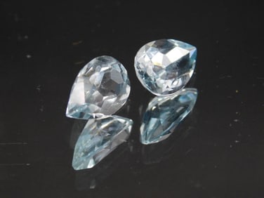 BLUE TOPAZ TEARDROP GEMSTONES ROCK STONE LAPIDARY SPECIMEN