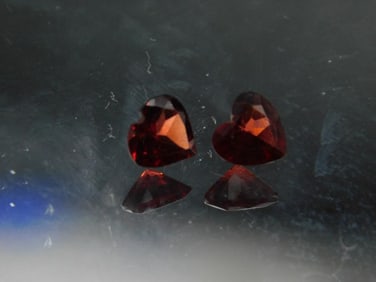 GARNET GEMSTONES ROCK STONE LAPIDARY SPECIMEN