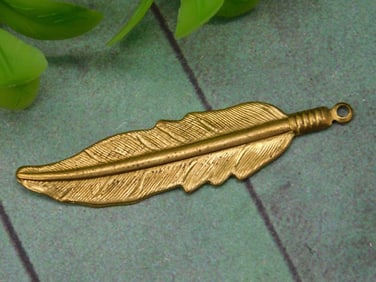 FEATHER PENDANT