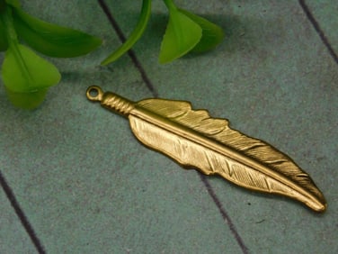 FEATHER PENDANT