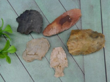 HAND KNAPPED ARTIFACTS ROCK STONE LAPIDARY SPECIMEN