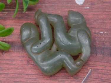CARVED JADE ROCK STONE LAPIDARY SPECIMEN