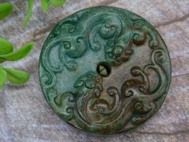 CARVED JADE ROCK STONE LAPIDARY SPECIMEN