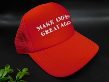 Red Mesh Cap With Slogan ?Make America Great Again?