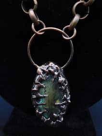 Metal Chain Necklace with Labradorite Stone Pendant