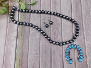 Turquoise Sunburst Pendant Necklace With Earrings