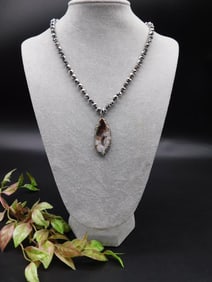 Necklace With Agate Slice Pendant