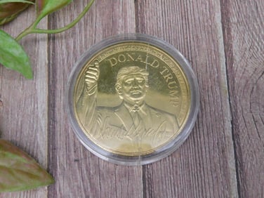 Donald Trump Commemorative Gold-Tone Coin in Protective Case