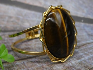 Gold-Tone Bracelet With Tiger?s Eye Stone