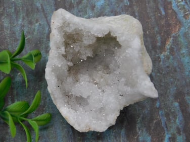 White Quartz Geode with Sparkling Crystal Interior Rock Stone Lapidary Specimen