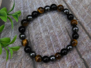 Elastic Beaded Bracelet with Tiger?s Eye and Black Beads