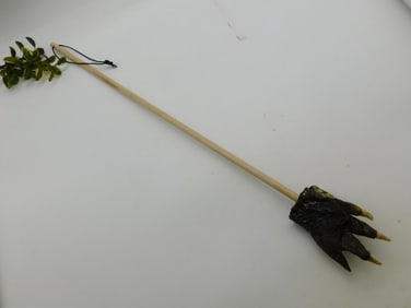 ALLIGATOR HAND BACK SCRATCHER
