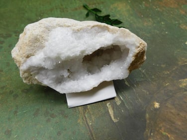 GEODE ROCK STONE LAPIDARY SPECIMEN