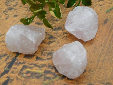 ROSE QUARTZ ROCK STONE LAPIDARY SPECIMEN
