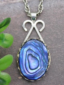 ABALONE PENDANT ON CHAIN NECKLACE