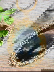 JADE PENDANT ON CHAIN NECKLACE ROCK STONE LAPIDARY SPECIMEN